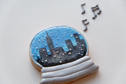 Snowy NYC Nights | A Holiday Cookie Decorating Project